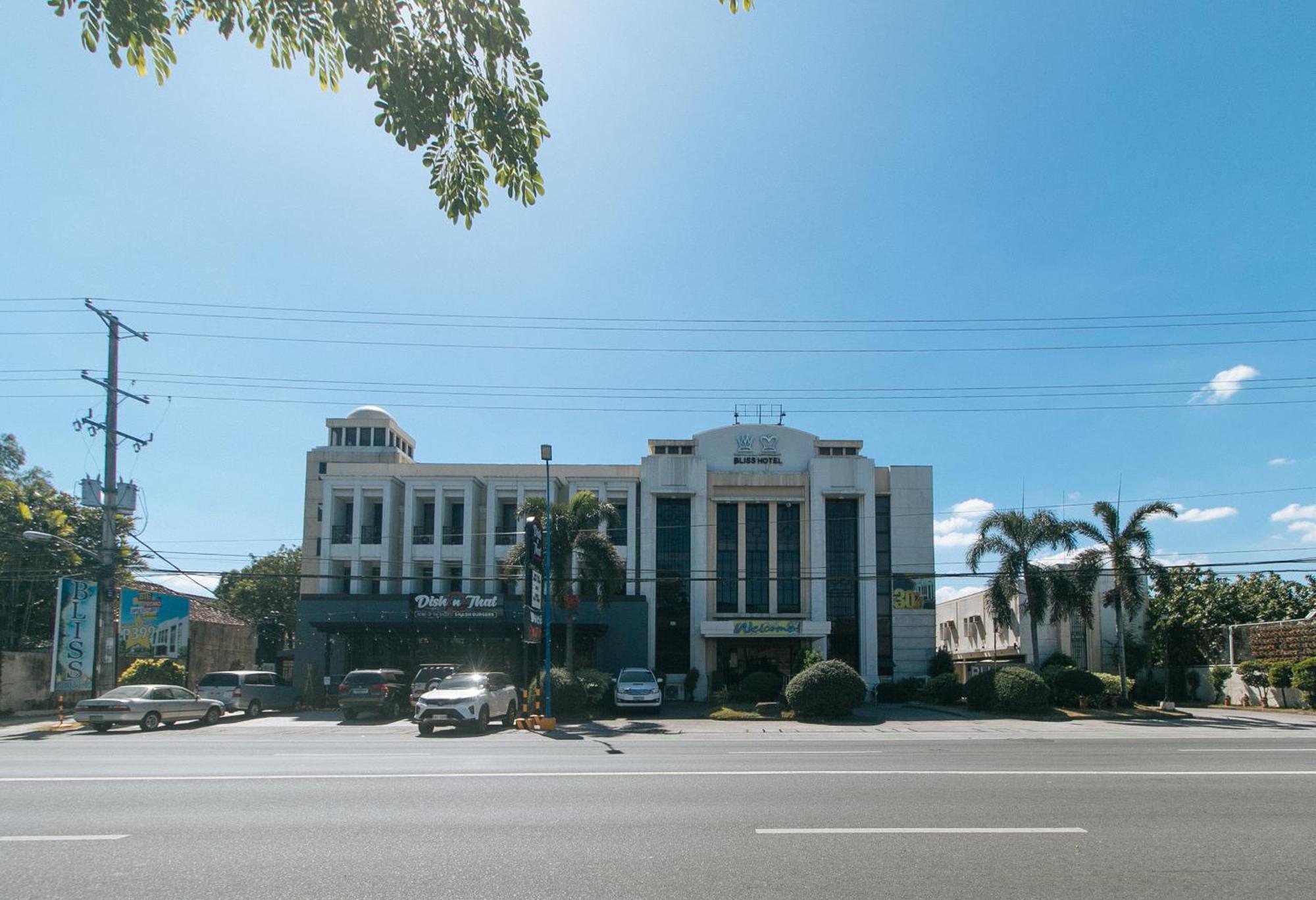 Bliss Hotel San Fernando Pampanga City Ngoại thất bức ảnh